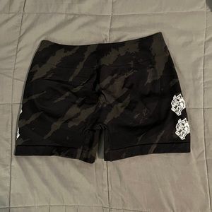 Darc Sport She Our Loyalty Katya Seamless
Shorts in Black Native Camo Medium